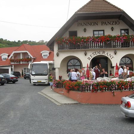 Pannon Panzio Restaurant Hotel ปานอนฮัลมา ภายนอก รูปภาพ