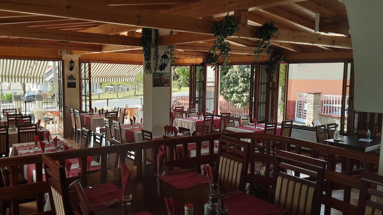 Pannon Panzio Restaurant Hotel ปานอนฮัลมา ภายนอก รูปภาพ